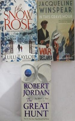 IN THIS GRAVE HOUR, The Great Hunt: Book Two Of 'The Wheel Of Time': 2, Snow Rose :- Pack Of 3 Books