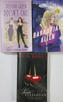 Barbarian Alien, Sweet Persuasion, Delilah Green Doesn't Care :- Pack Of 3 Books