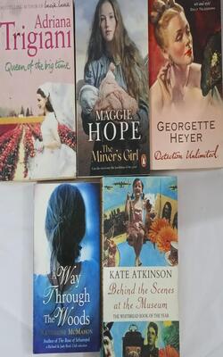 Detection Unlimited , A Way Through The Woods, Queen Of The Big Time, Behind The Scenes At The Museum, The Miners Girl :- Pack Of 5 Books